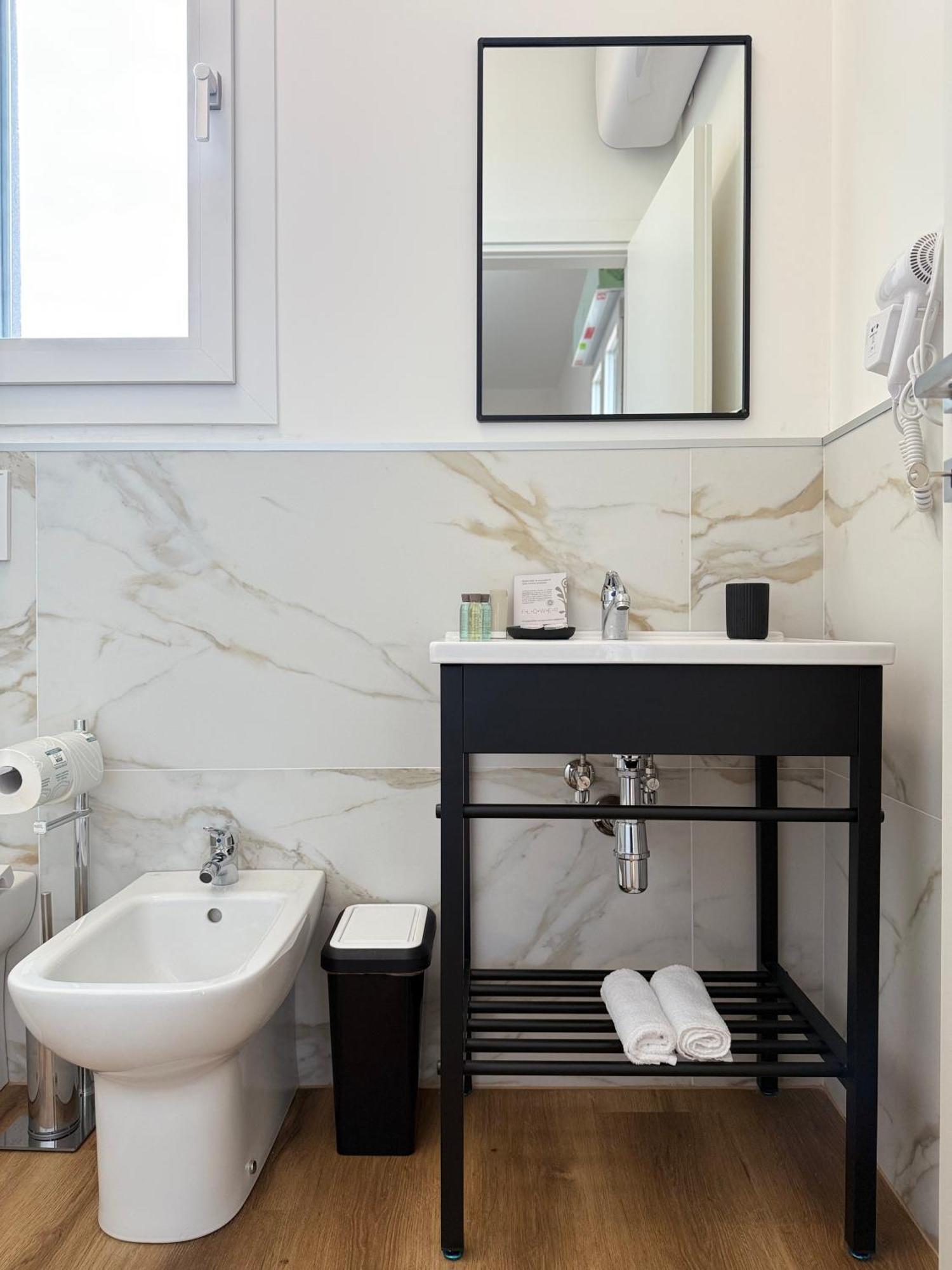 Infinity House - Eleganza Moderna Tra Treviso E Venezia Hotel Casièr Buitenkant foto
