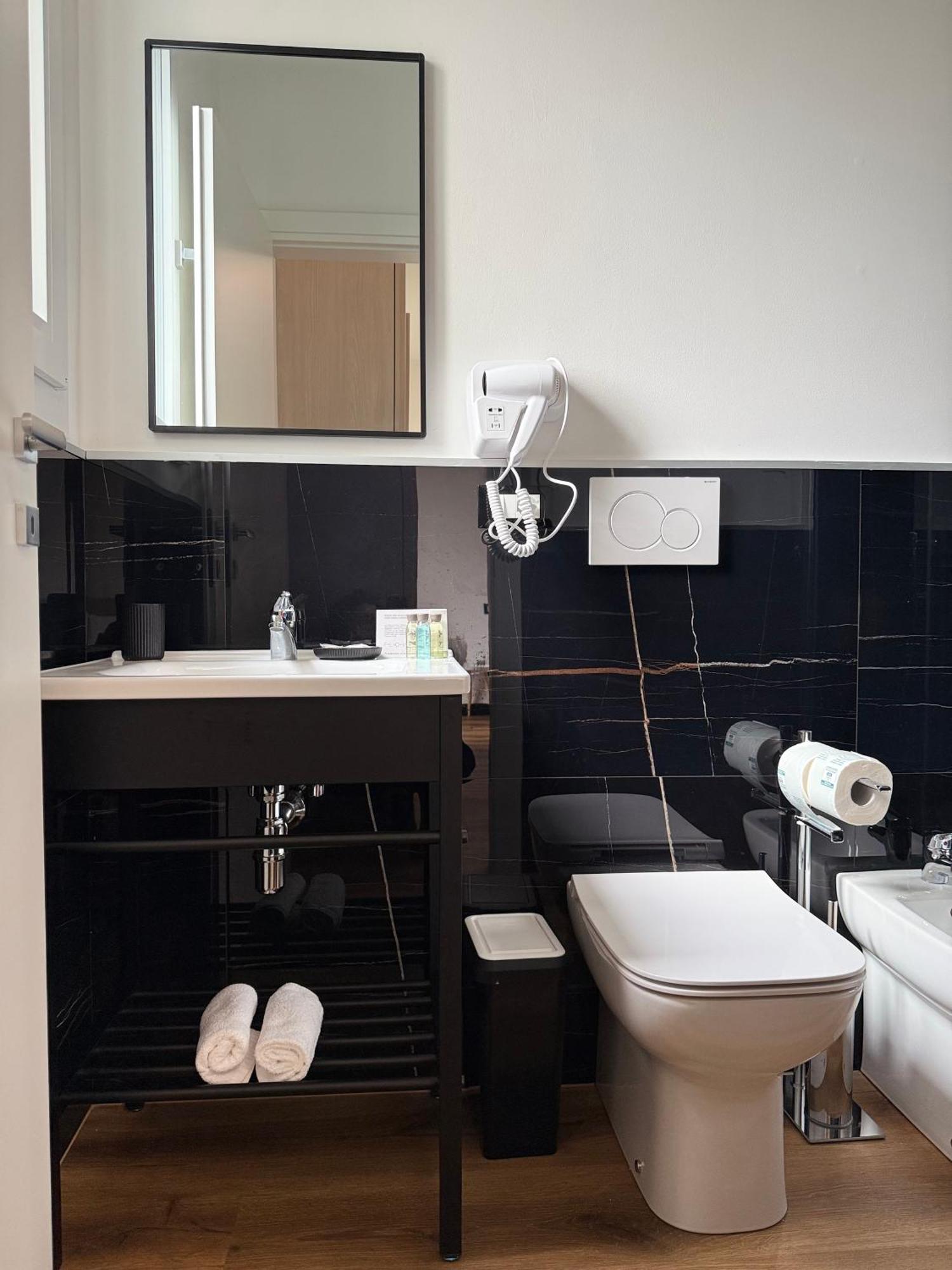 Infinity House - Eleganza Moderna Tra Treviso E Venezia Hotel Casièr Buitenkant foto