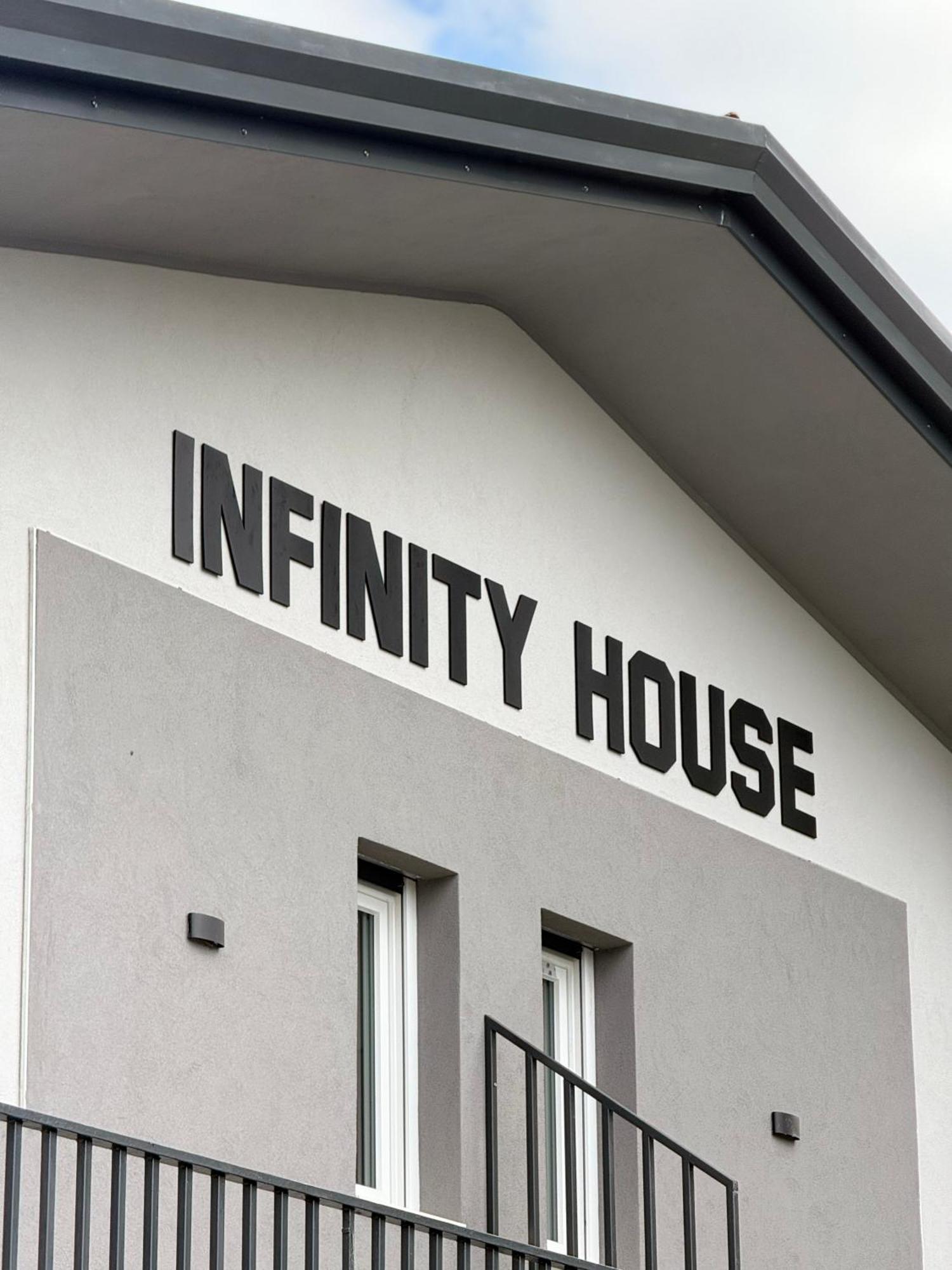 Infinity House - Eleganza Moderna Tra Treviso E Venezia Hotel Casièr Buitenkant foto